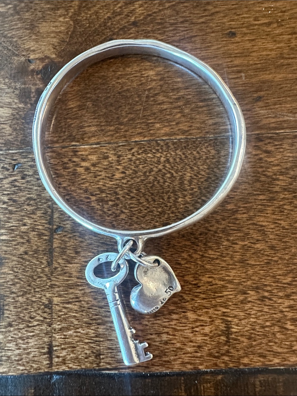 Uno de 50 Heart & Key Bangle Bracelet